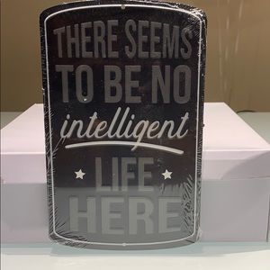 There Seems To Be No Intelligent Life Here Decor